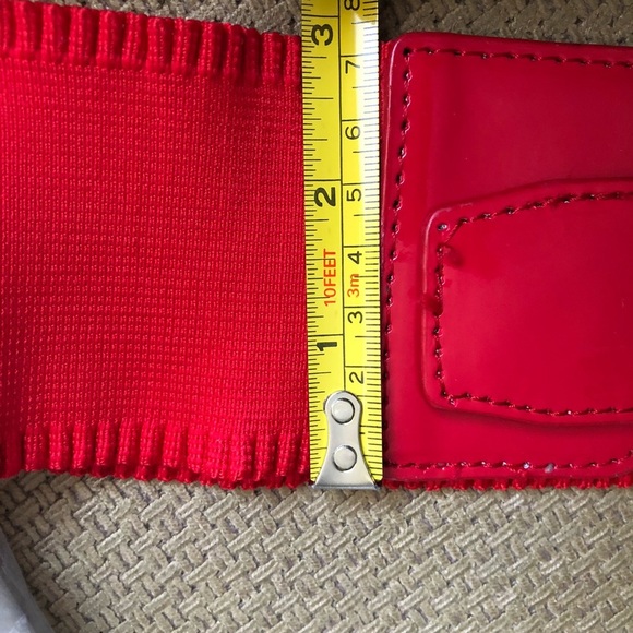 Leather red patent stretch belt M/L - Picture 3 of 12